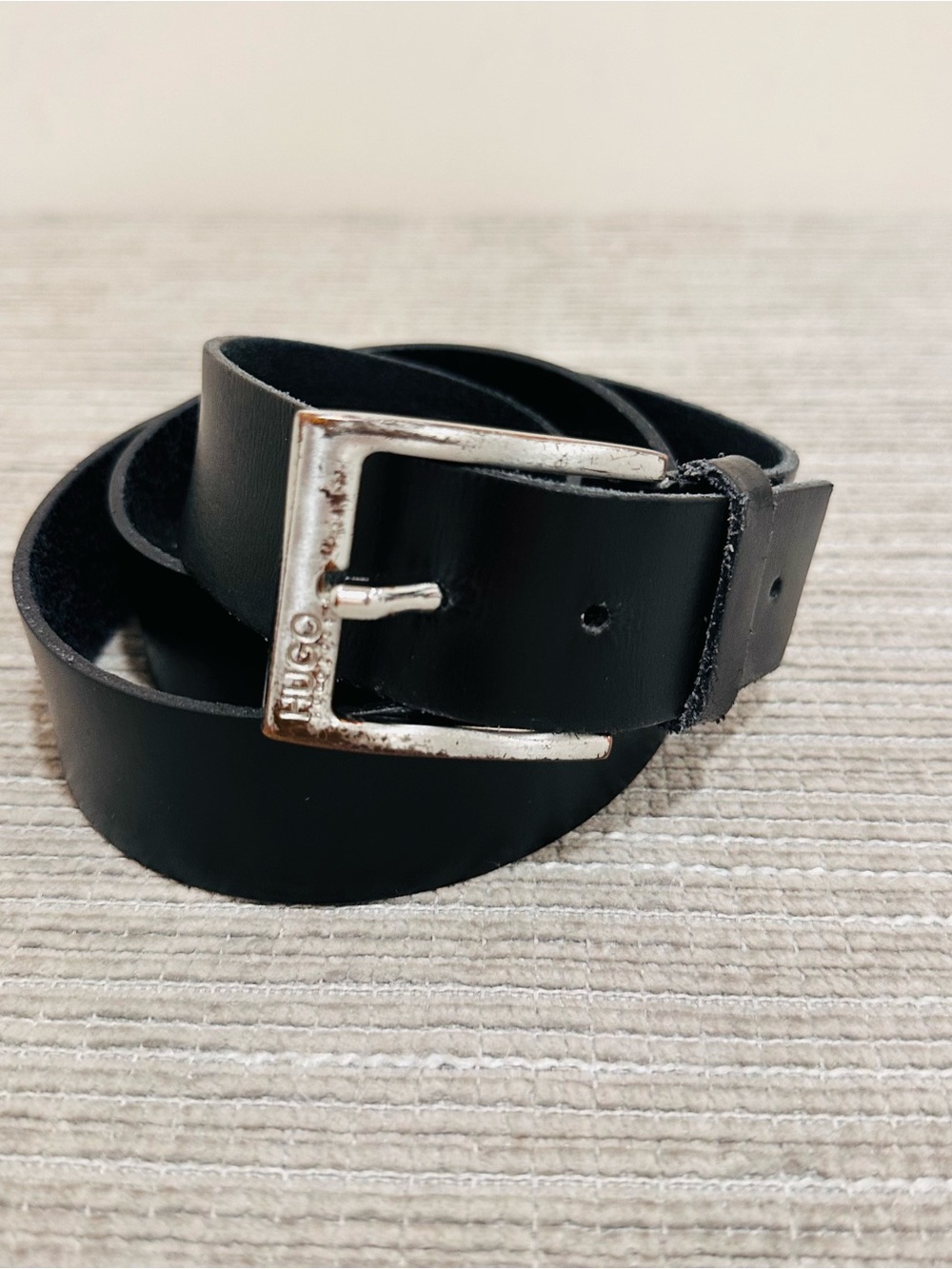 HUGO Boss Mens Black Leather Belt Silver Buckle Size 100/38